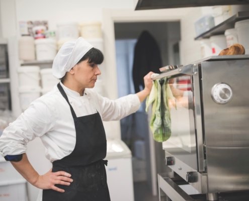 Why Linen Cleanliness Matters in Restaurant Kitchens